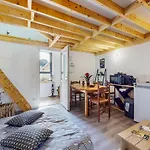 Cozy In Le Vendin With Wifi